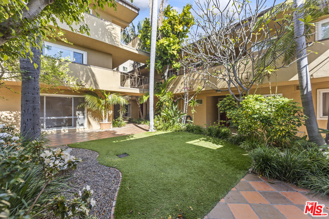 970 Palm Ave Unit: 209