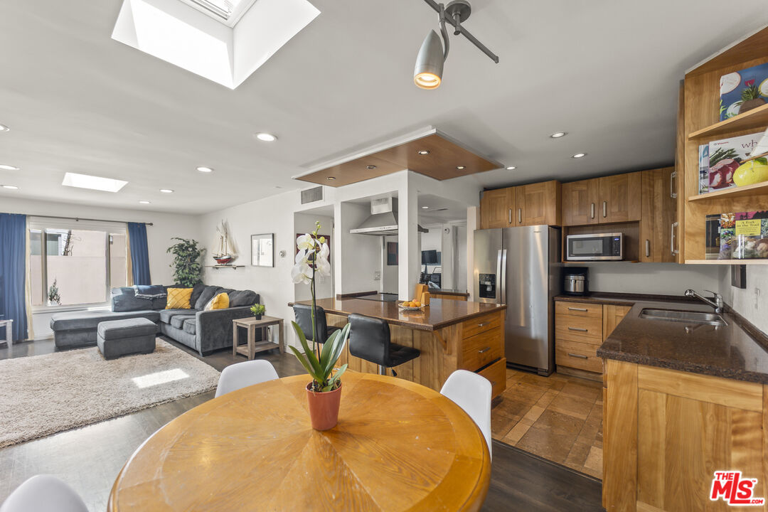 970 Palm Ave Unit: 209