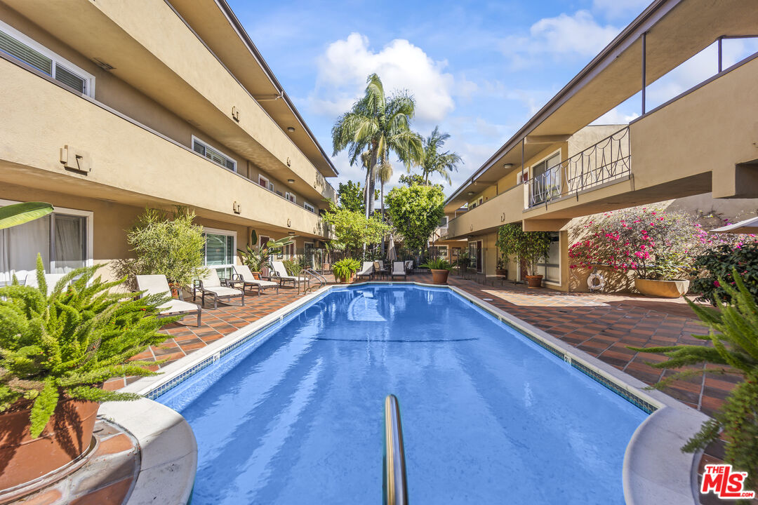 970 Palm Ave Unit: 209