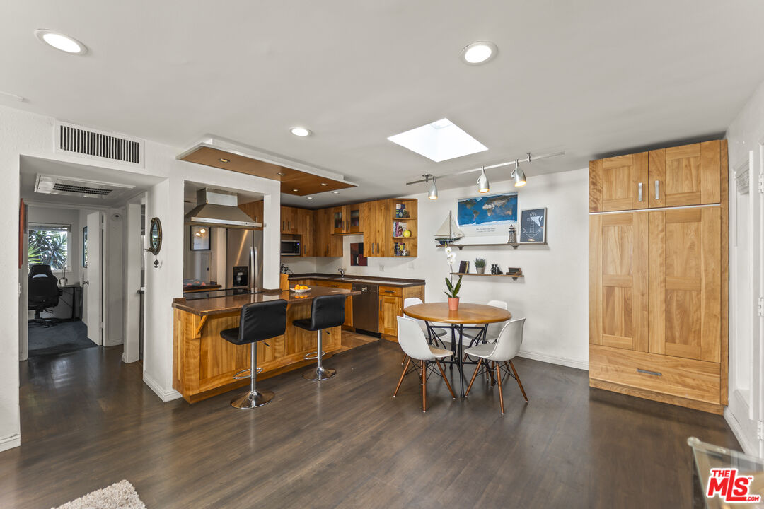 970 Palm Ave Unit: 209