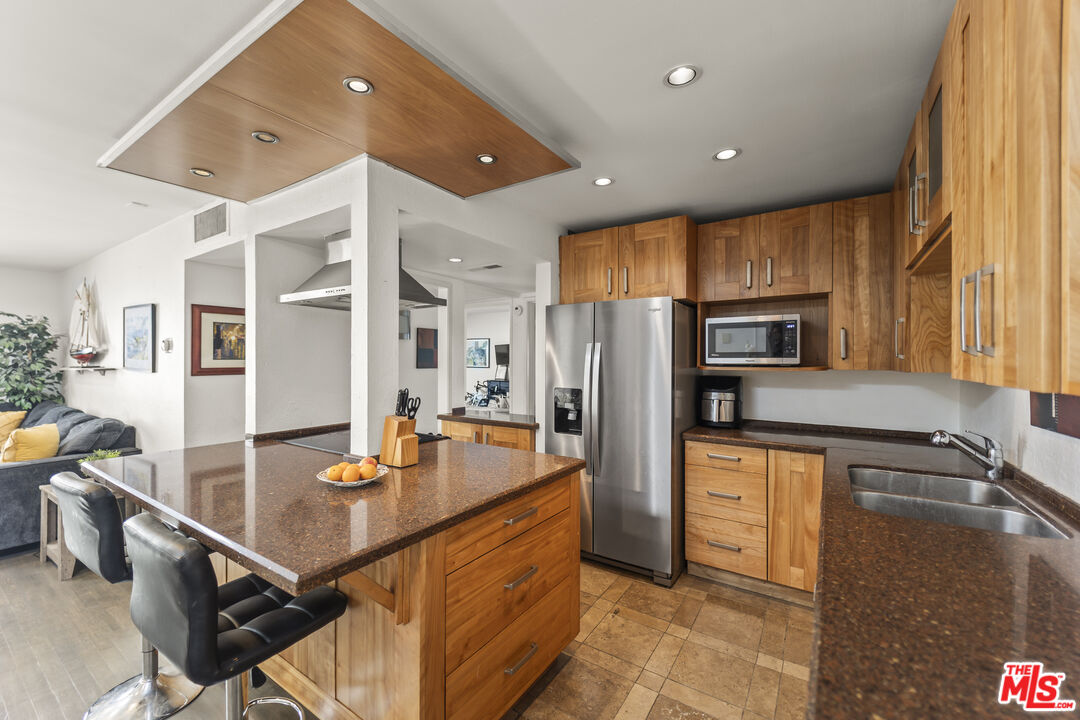 970 Palm Ave Unit: 209