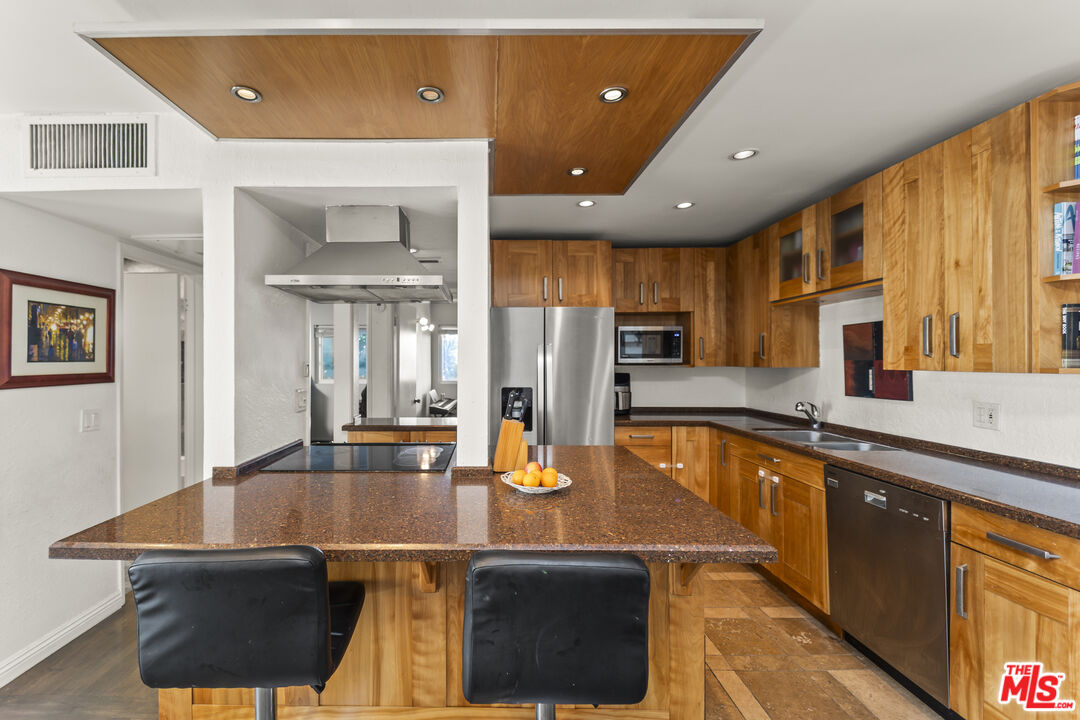 970 Palm Ave Unit: 209