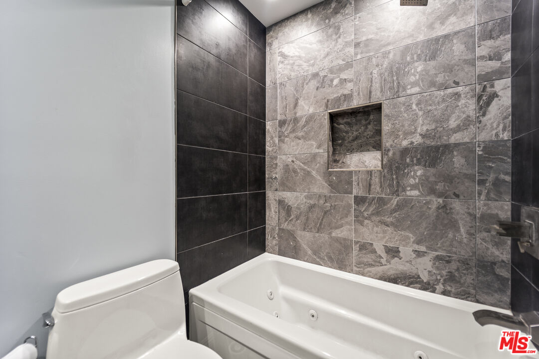 970 Palm Ave Unit: 209