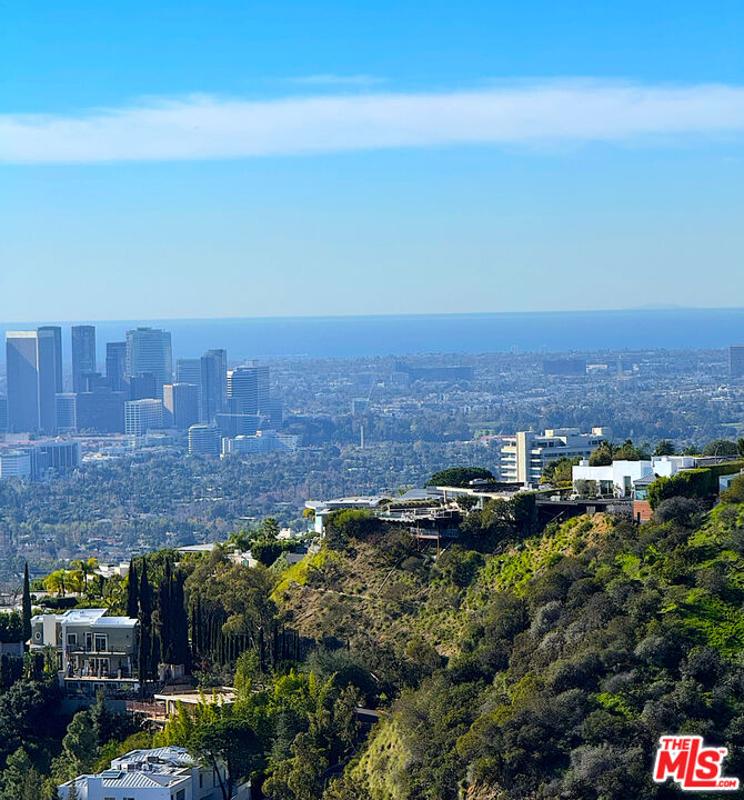 1879 Sunset Plaza Dr