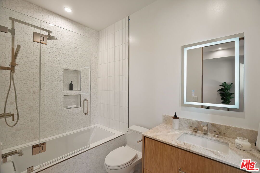1325 Thayer Ave