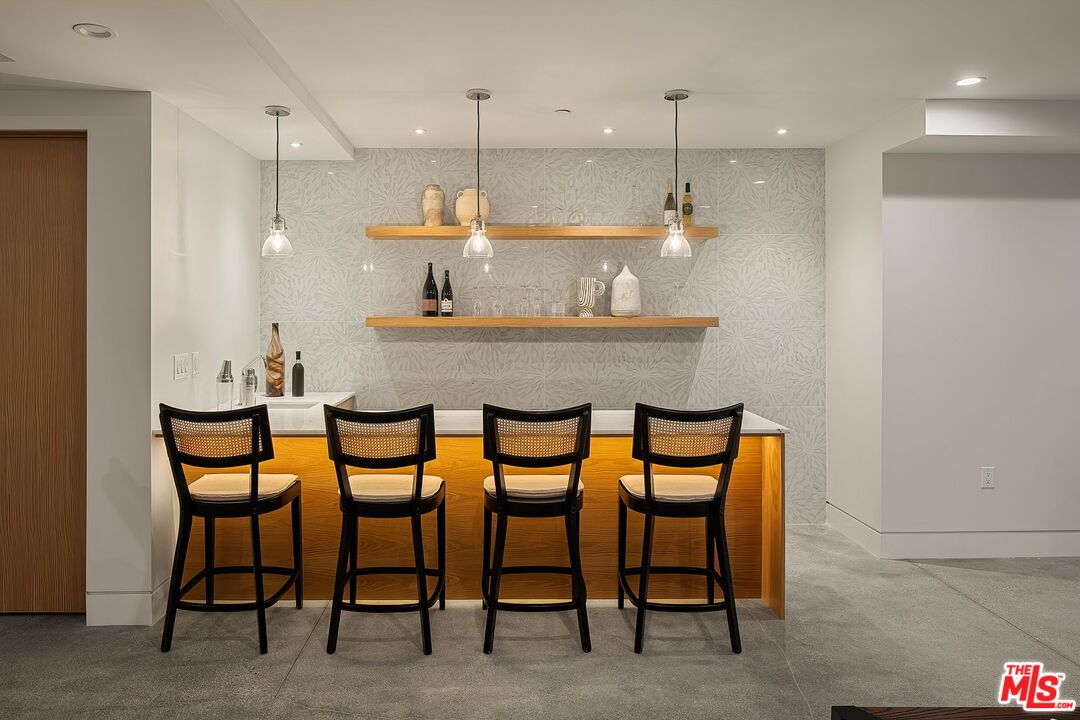 1325 Thayer Ave