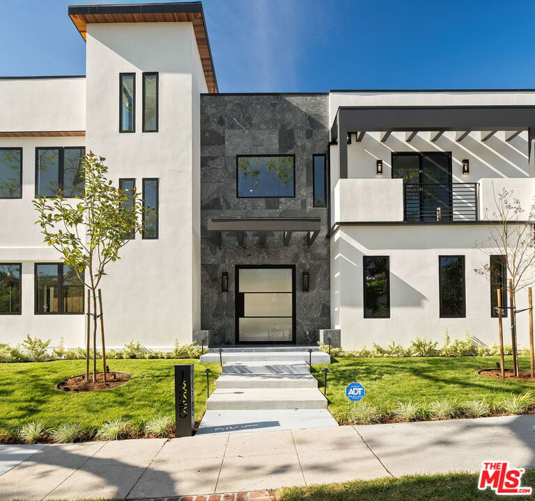 1325 Thayer Ave