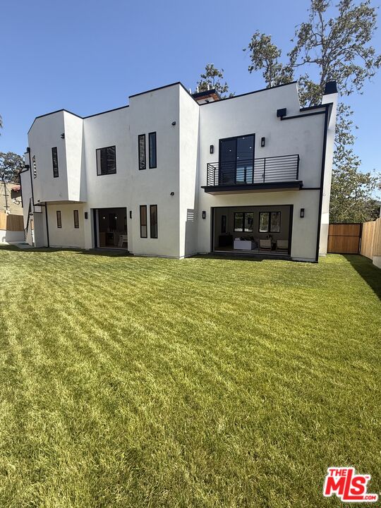 1325 Thayer Ave