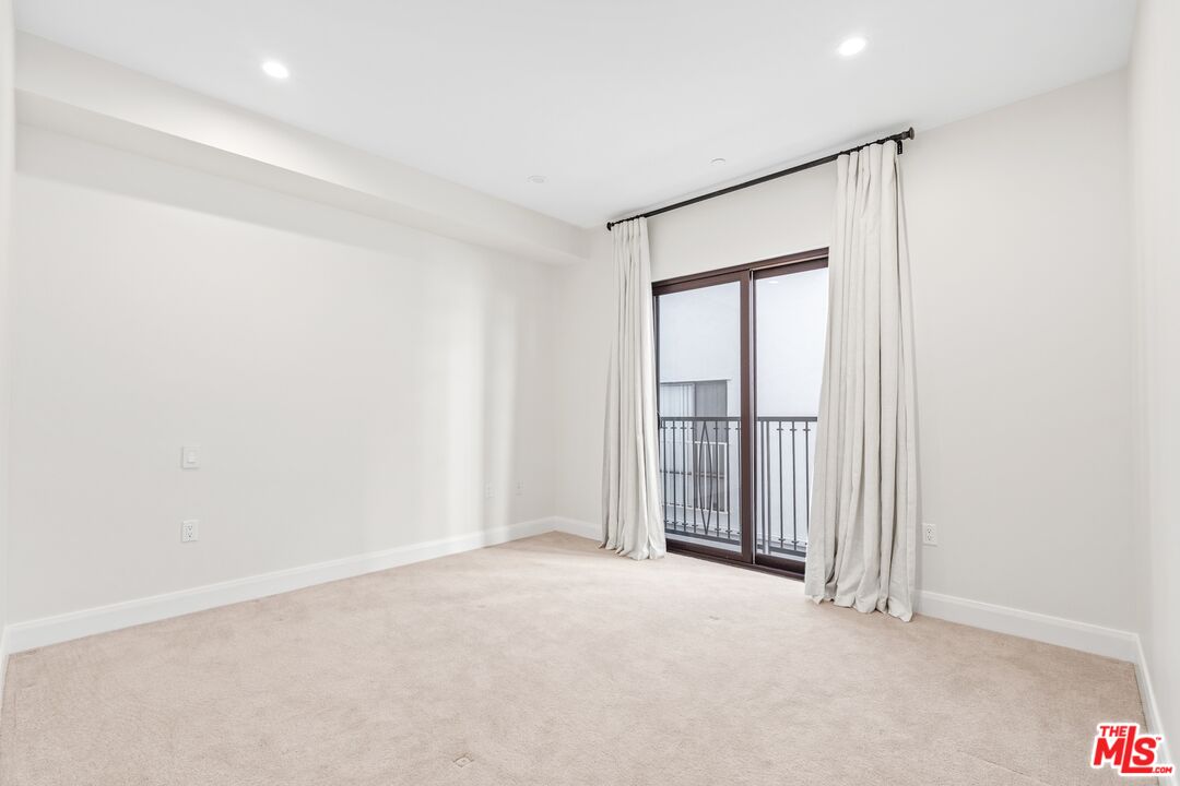 10647 Ashton Unit: 203