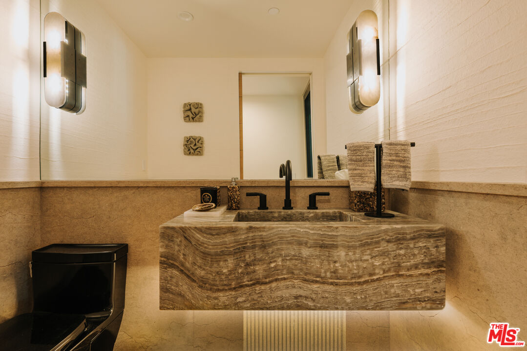 6250 Hollywood Blvd Unit: 14A