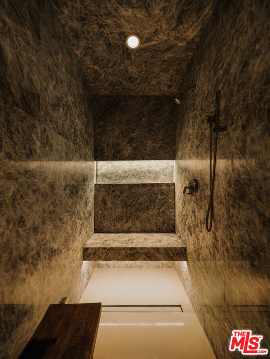 6250 Hollywood Blvd Unit: 14A