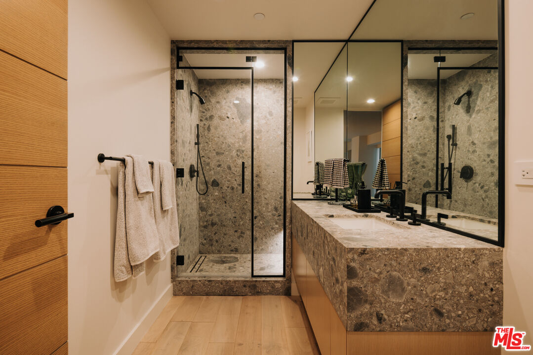 6250 Hollywood Blvd Unit: 14A