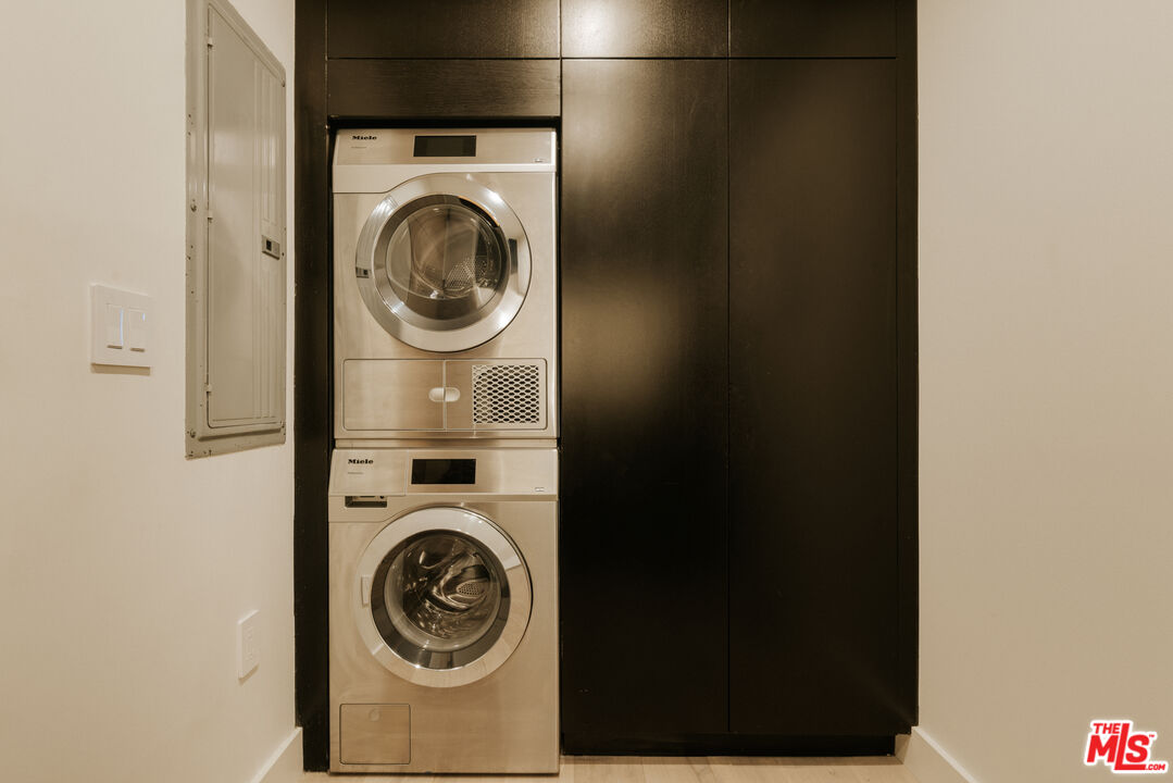 6250 Hollywood Blvd Unit: 14A