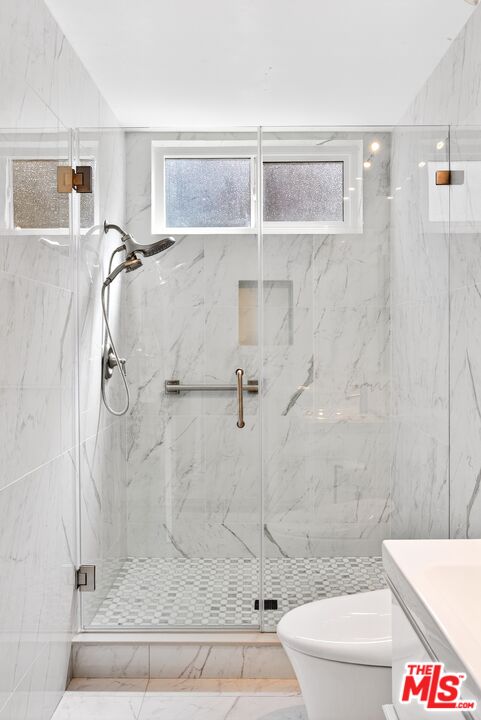 4822 Van Noord Ave Unit: 6
