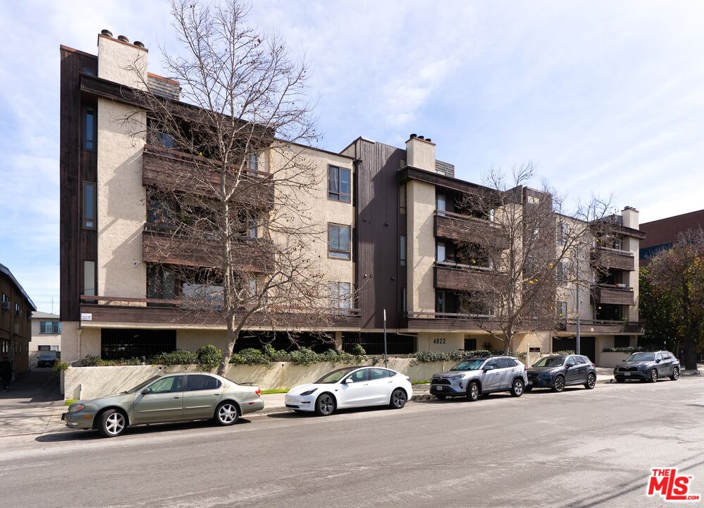 4822 Van Noord Ave Unit: 6