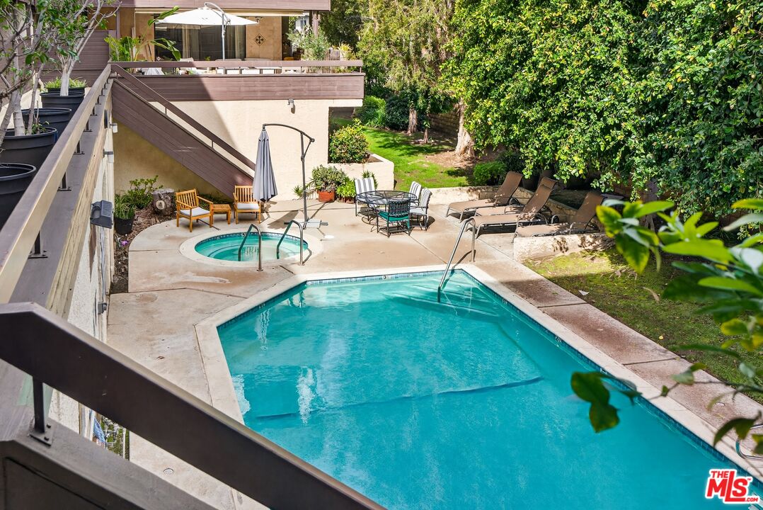 4822 Van Noord Ave Unit: 6