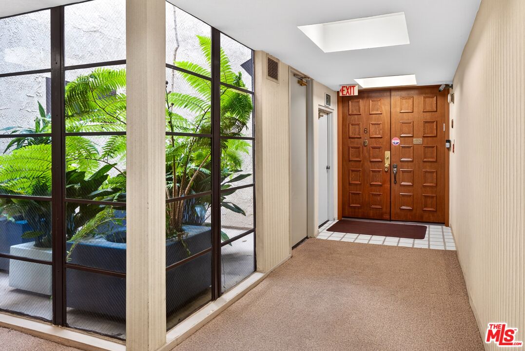 4822 Van Noord Ave Unit: 6