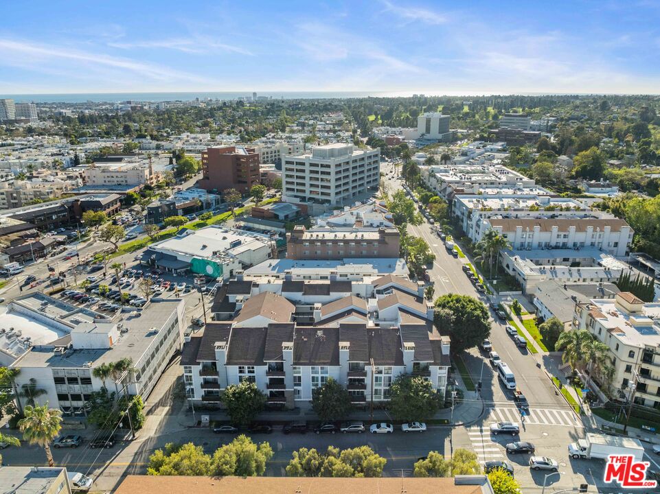 11706 Montana Ave Unit: 204