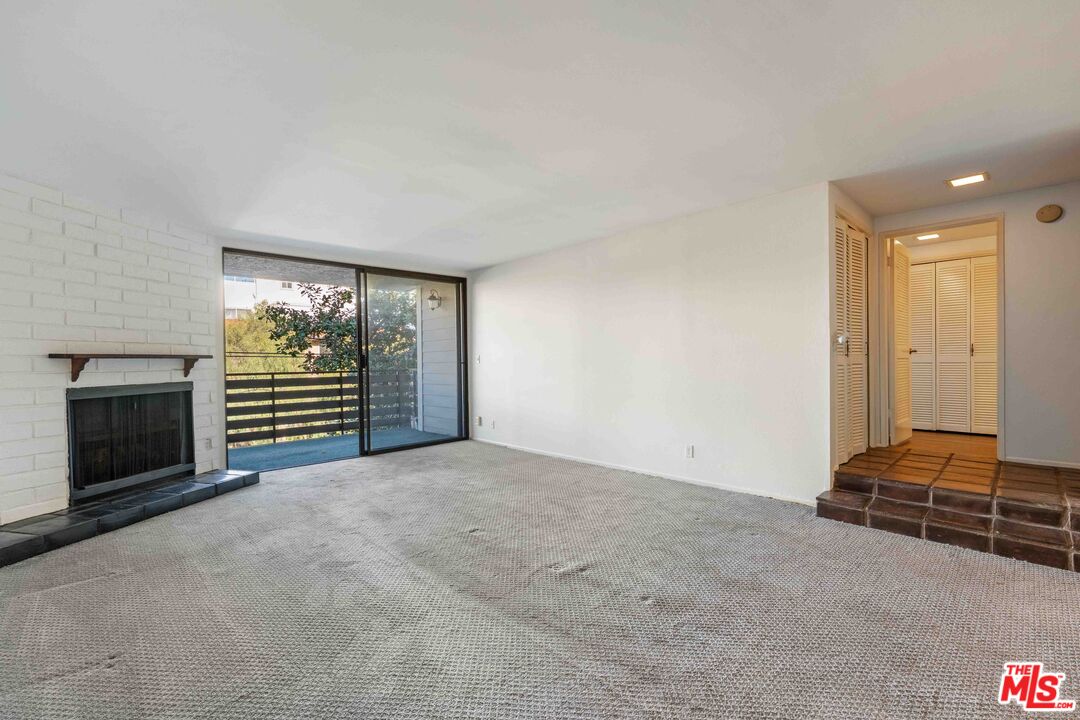 11706 Montana Ave Unit: 204