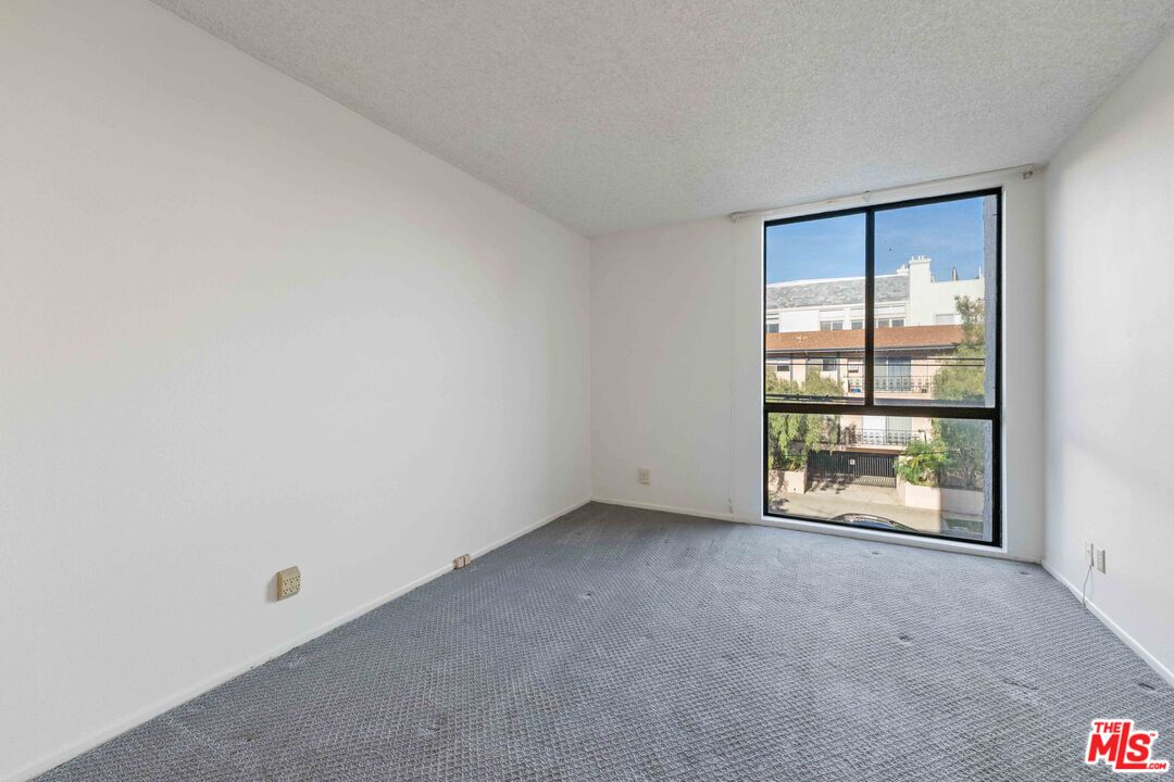 11706 Montana Ave Unit: 204