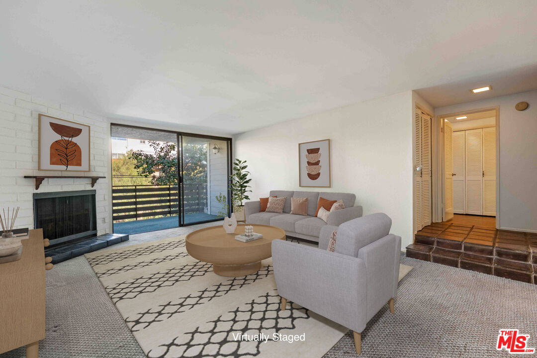 11706 Montana Ave Unit: 204