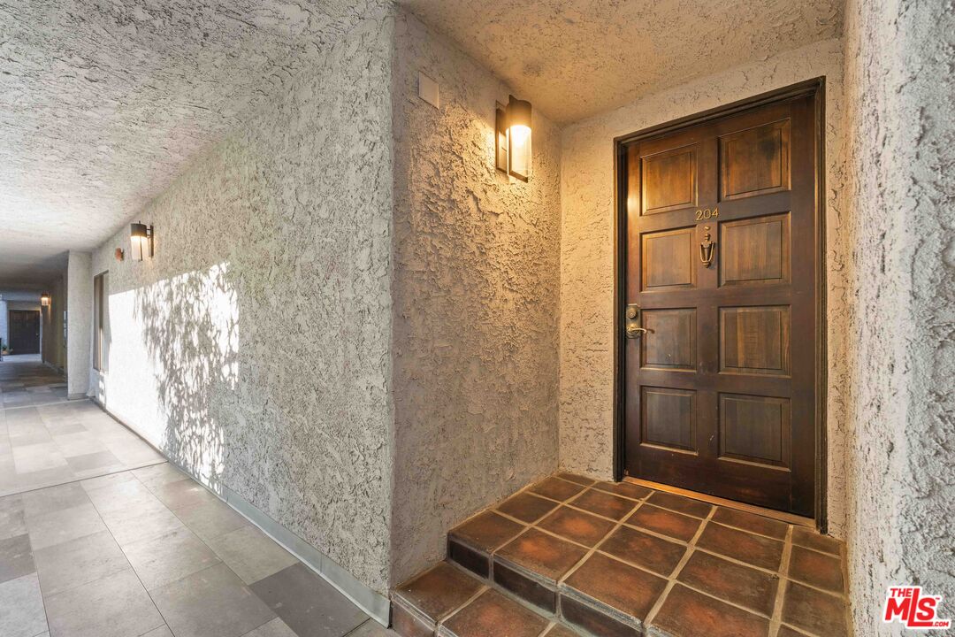 11706 Montana Ave Unit: 204