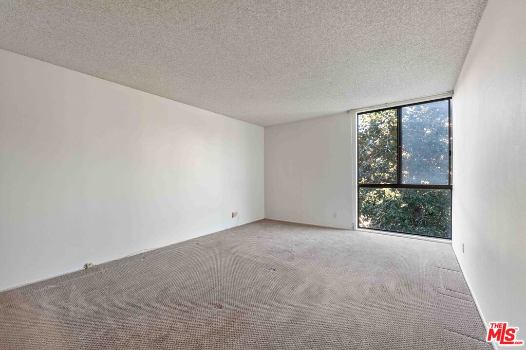 11706 Montana Ave Unit: 204