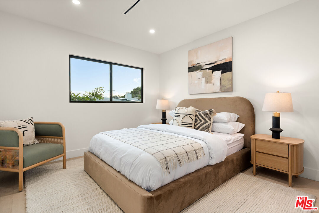 2171 San Ysidro Dr