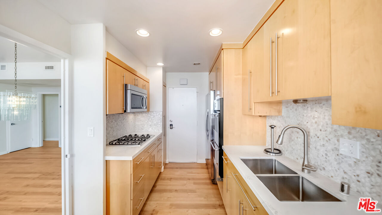 17350 W Sunset Blvd Unit: 506C