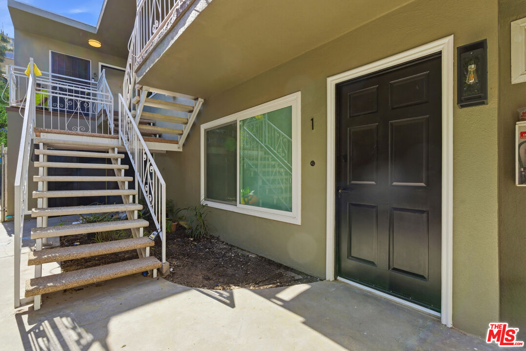 1861 Midvale Ave Unit: 1