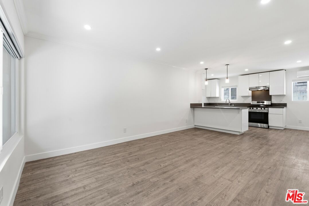 1861 Midvale Ave Unit: 1