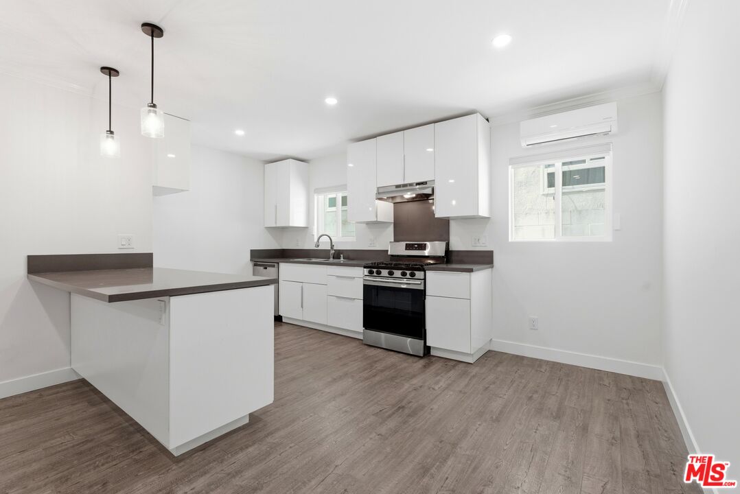 1861 Midvale Ave Unit: 1