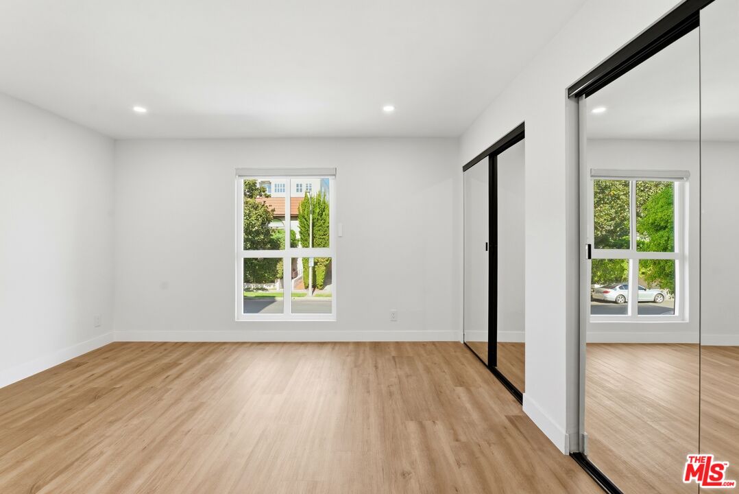 1861 Midvale Ave Unit: 3