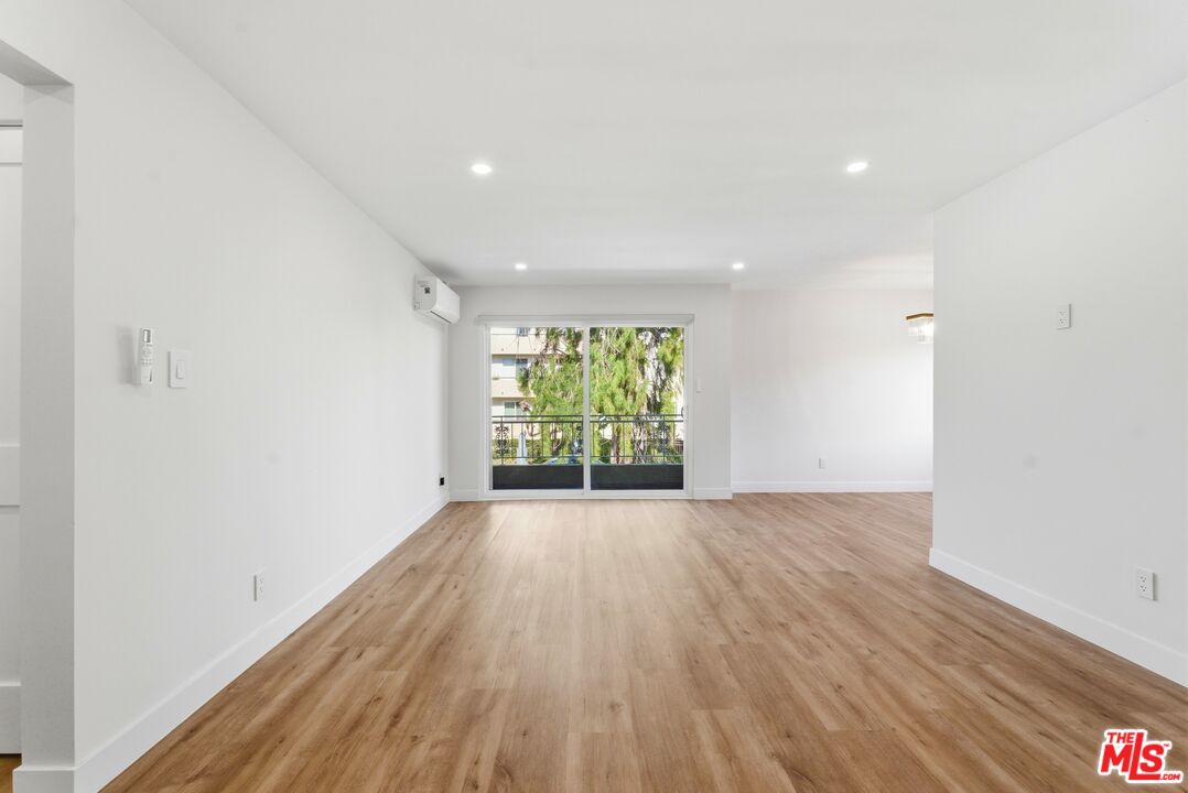 1861 Midvale Ave Unit: 3