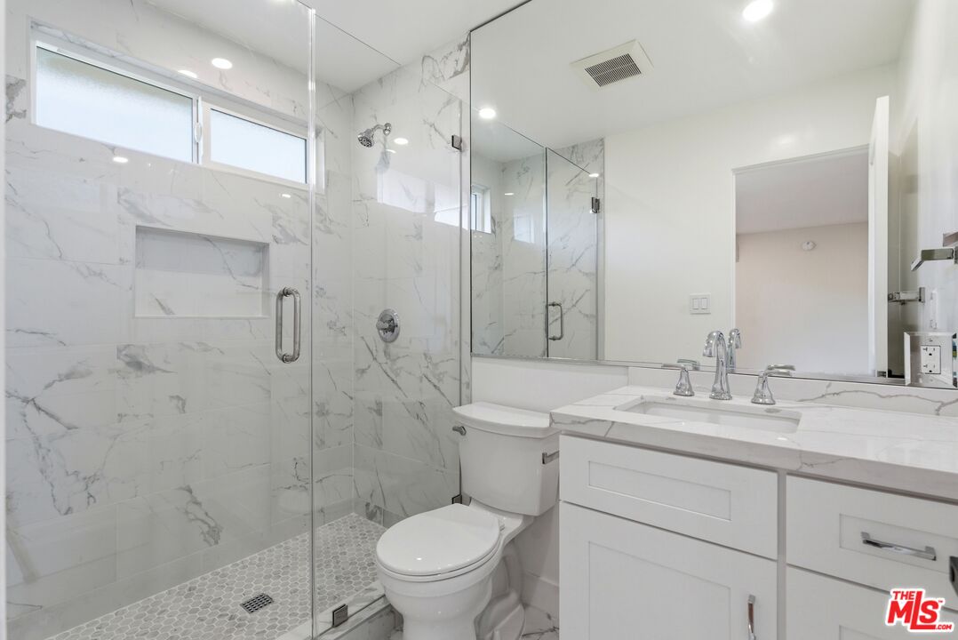 1861 Midvale Ave Unit: 4