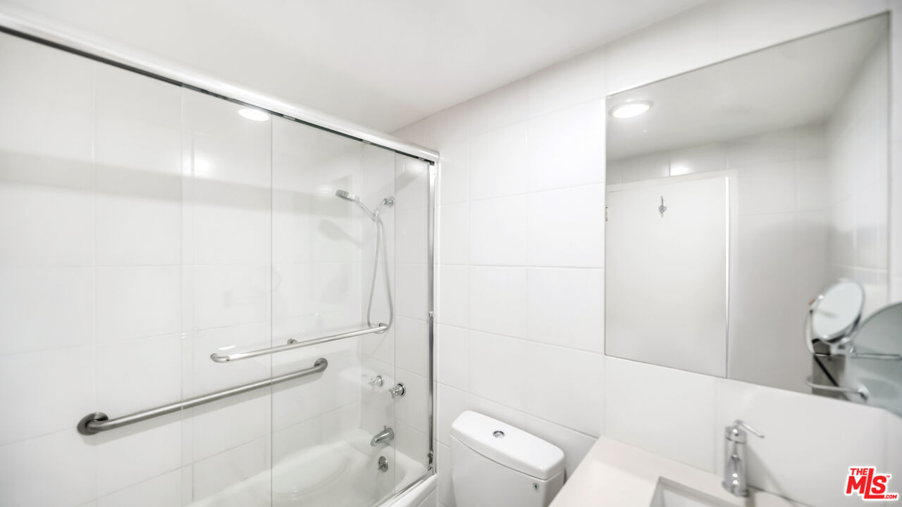 17350 W Sunset Blvd Unit: 204