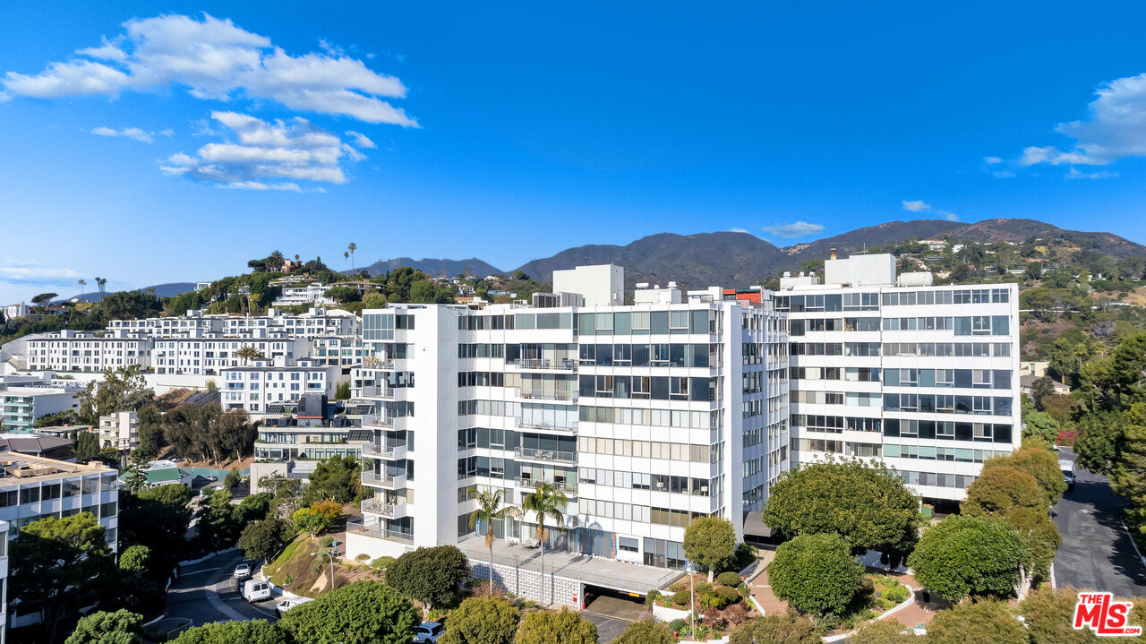 17350 W Sunset Blvd Unit: 204