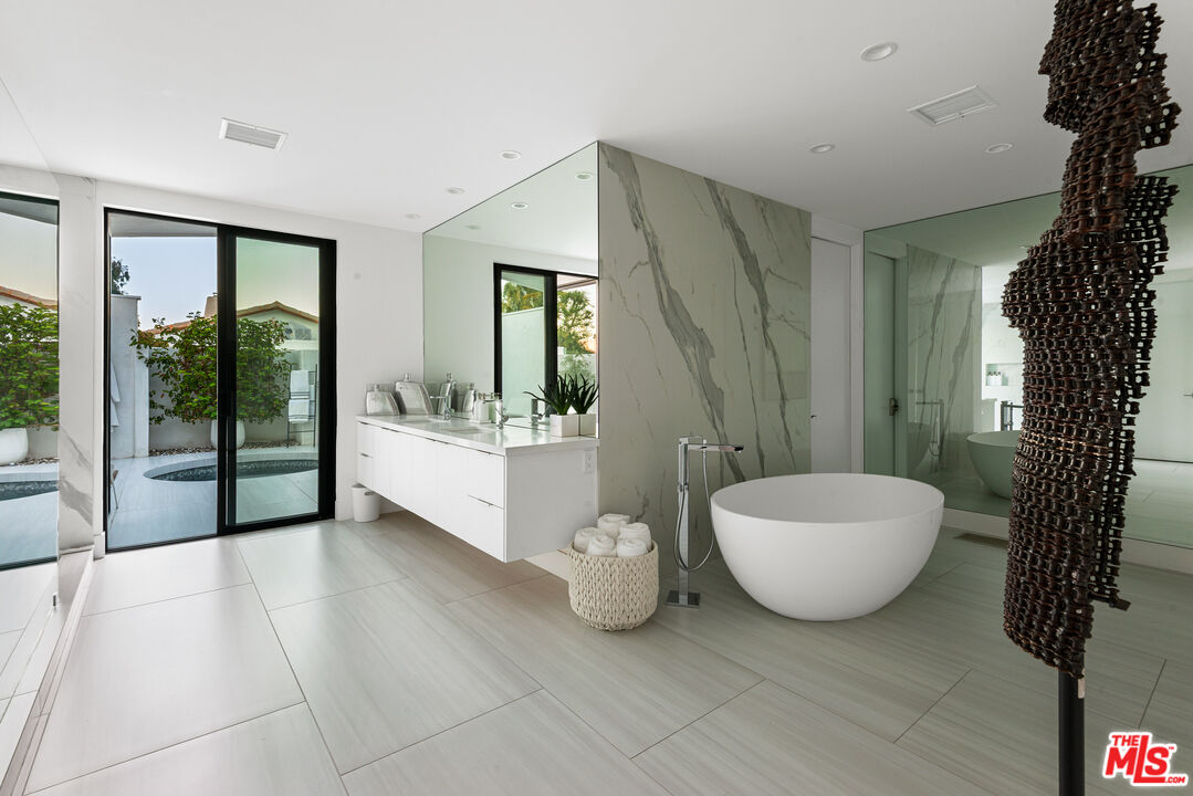 49723 Avenida Montero