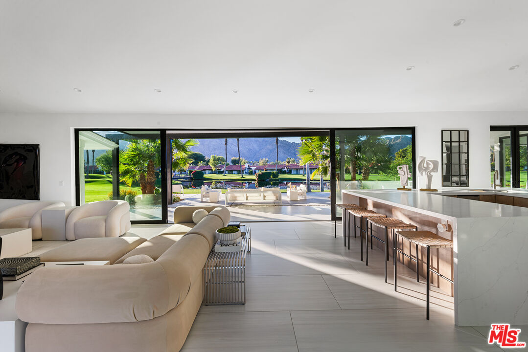 49723 Avenida Montero