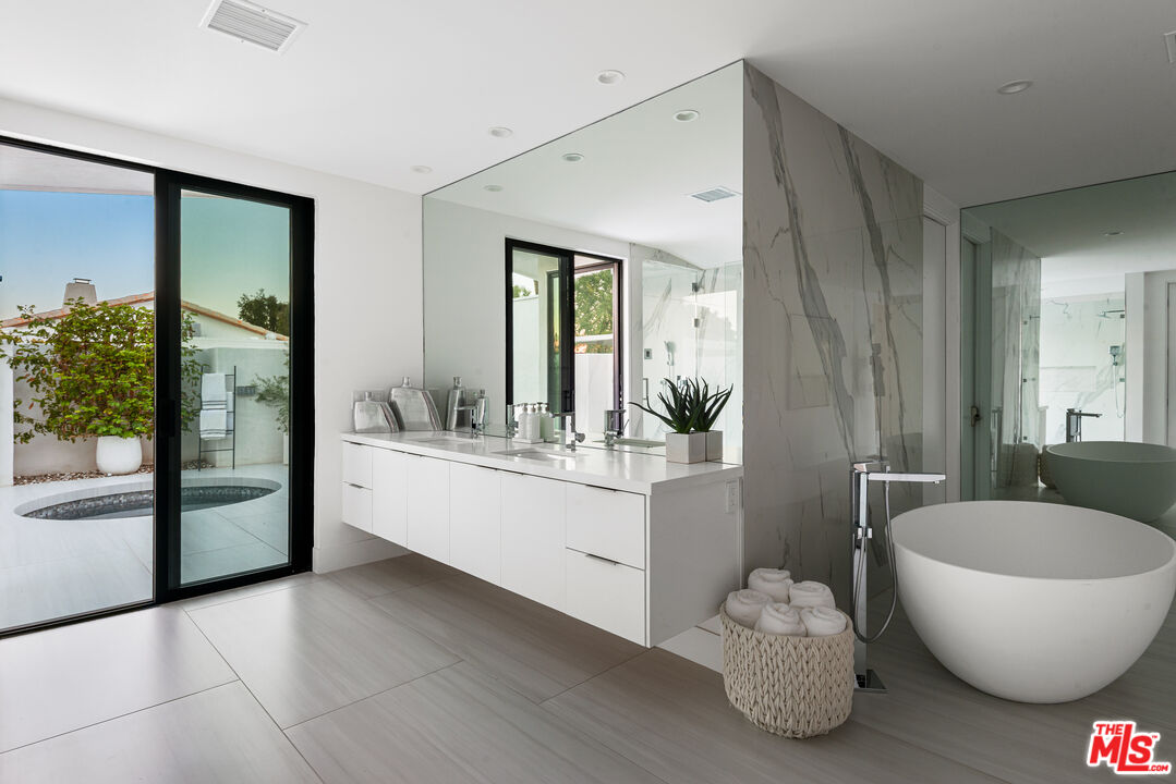 49723 Avenida Montero