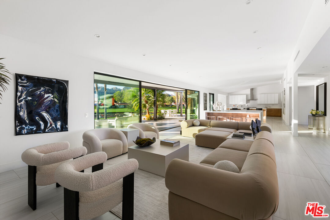 49723 Avenida Montero