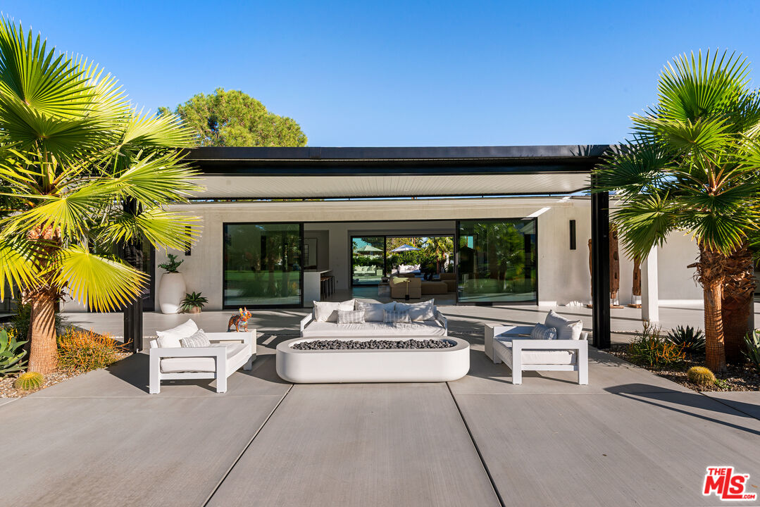 49723 Avenida Montero