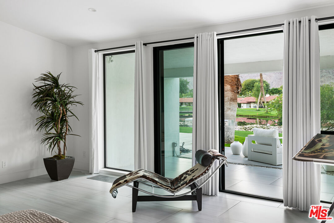 49723 Avenida Montero