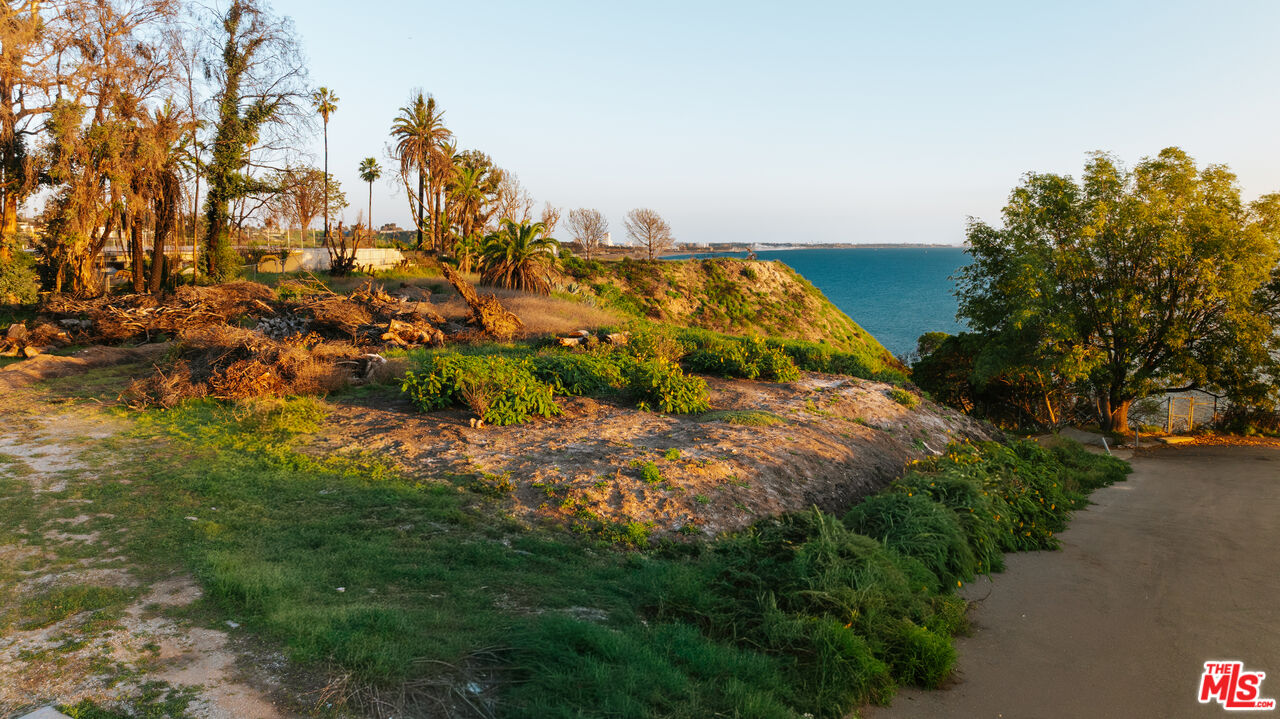 17000 W W. Sunset Blvd