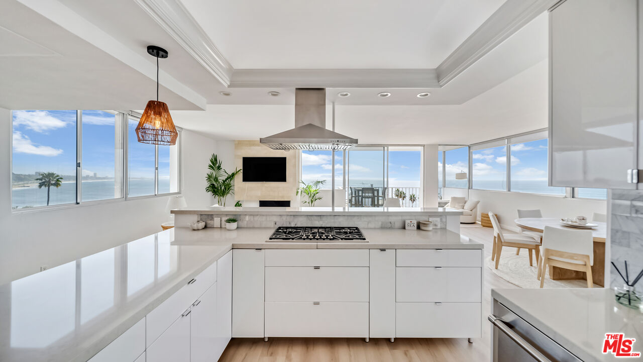 17350 W Sunset Blvd Unit: 605