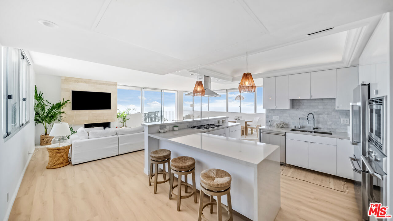 17350 W Sunset Blvd Unit: 605