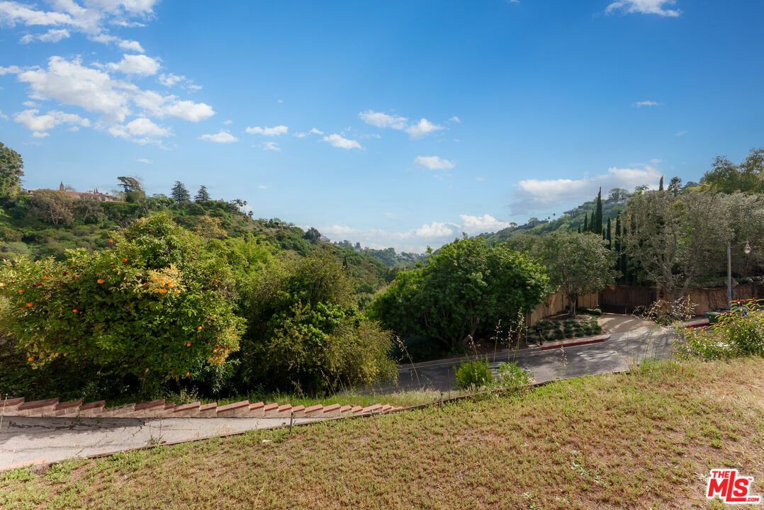 1181 Somera Rd