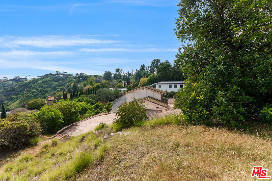 1181 Somera Rd