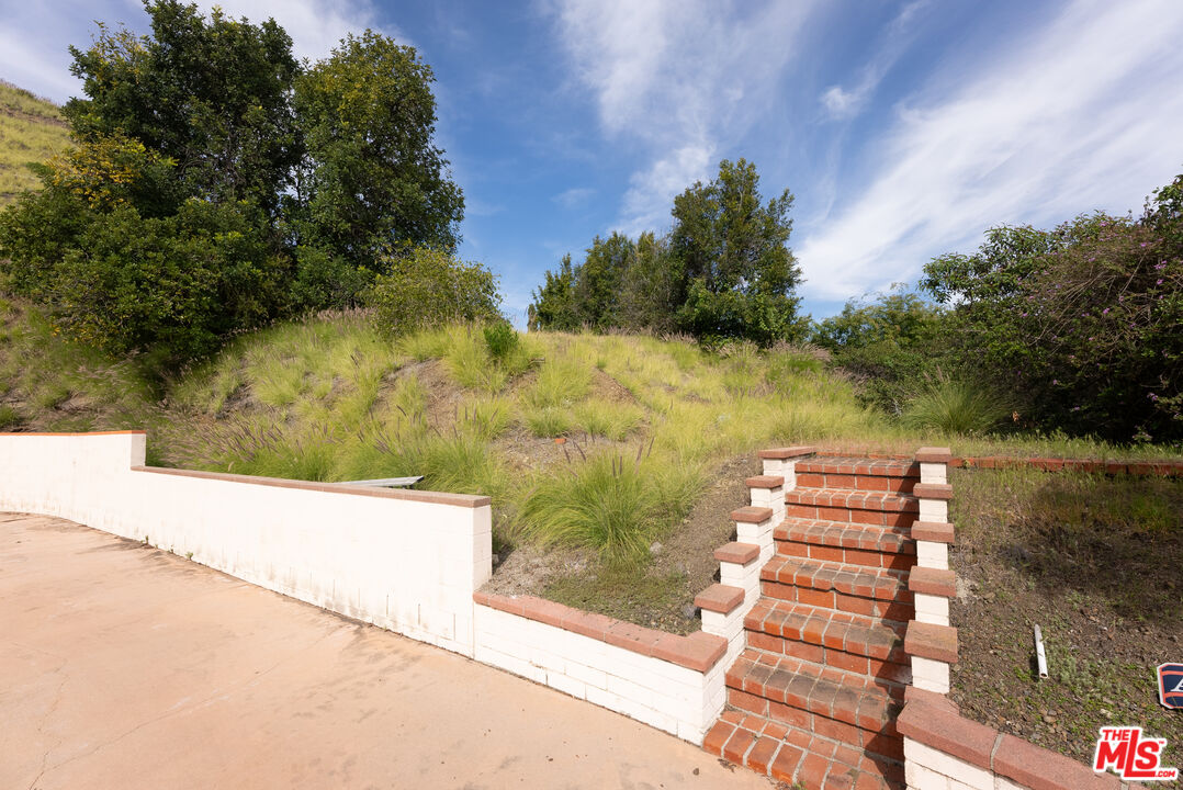 1181 Somera Rd