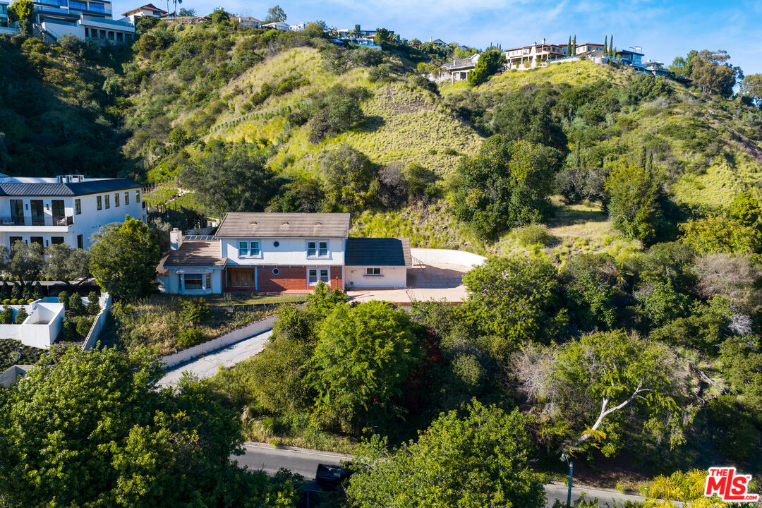 1181 Somera Rd